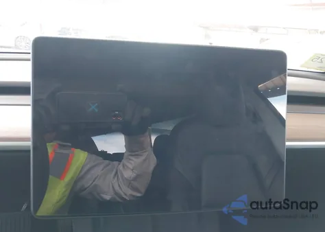 2022 Tesla Model 3 Long Range Dual Motor All-Wheel Drive z USA, uszkodzony, nr VIN 5YJ3E1EB3NF257077